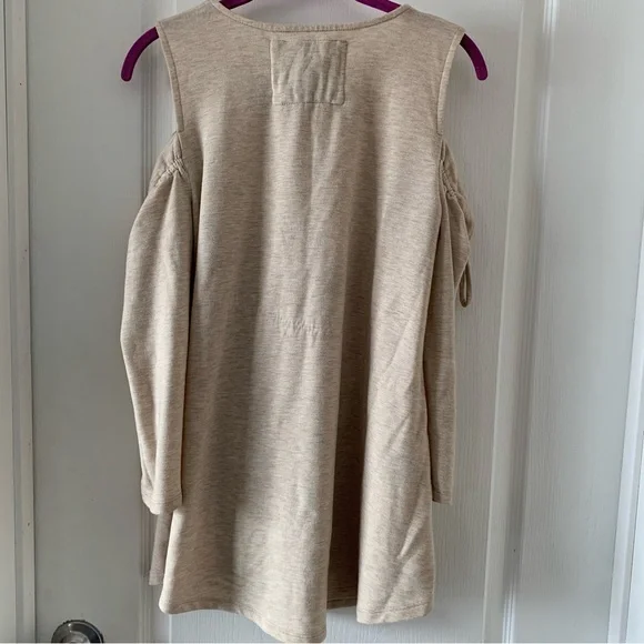 Cupio cold shoulder oatmeal Tunic top - Picture 2 of 5